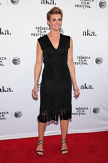 Faith Hill feet photo thumbnail