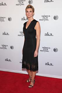 Faith Hill feet photo thumbnail