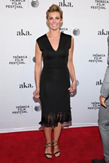 Faith Hill feet photo thumbnail