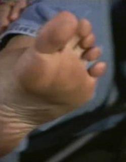 Faith Hill feet photo thumbnail