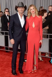 Faith Hill feet photo thumbnail
