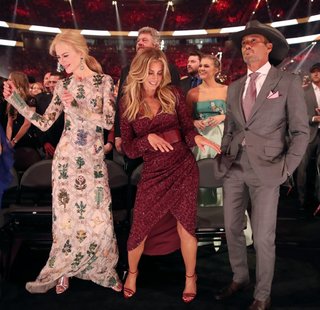 Faith Hill feet photo thumbnail