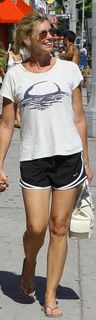 Faith Hill feet photo thumbnail