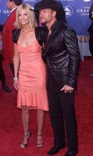 Faith Hill feet photo thumbnail