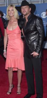 Faith Hill feet photo thumbnail