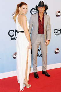 Faith Hill feet photo thumbnail