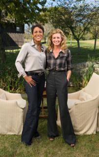 Faith Hill feet photo thumbnail
