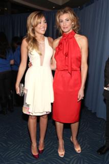 Faith Hill feet photo thumbnail