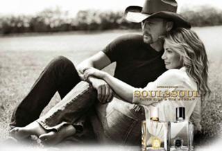 Faith Hill feet photo thumbnail