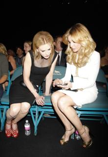 Faith Hill feet photo thumbnail