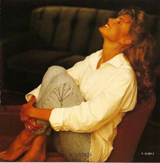 Faith Hill feet photo thumbnail