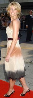 Faith Hill feet photo thumbnail
