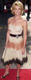 Faith Hill feet photo thumbnail
