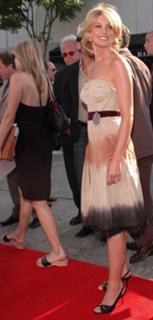 Faith Hill feet photo thumbnail