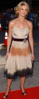 Faith Hill feet photo thumbnail