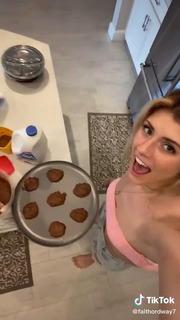 Faith Ordway feet photo thumbnail