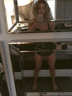 Fajah Lourens feet photo 5