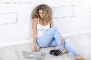 Fajah Lourens feet photo 3