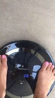Fajah Lourens feet photo 2