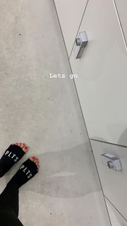 Fajah Lourens feet photo 3