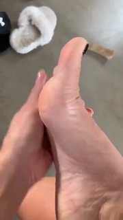 Fajah Lourens feet photo 10