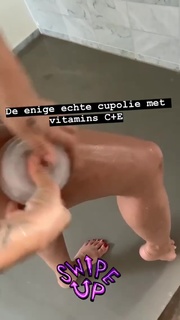 Fajah Lourens feet photo 1