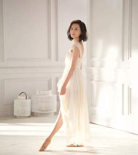 Fala Chen feet photo 1