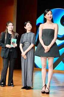 Fala Chen feet photo 15