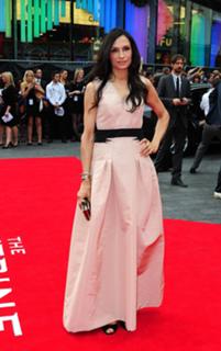 Famke Janssen feet photo thumbnail