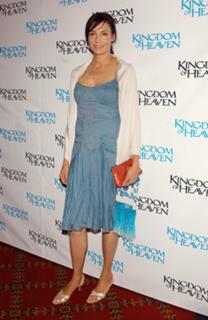 Famke Janssen feet photo thumbnail