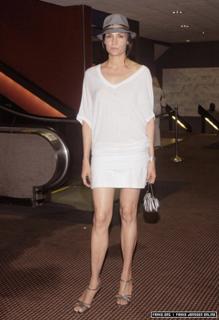 Famke Janssen feet photo thumbnail