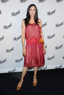 Famke Janssen feet photo thumbnail