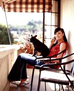 Famke Janssen feet photo thumbnail