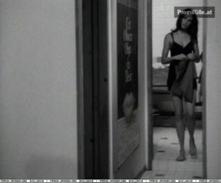 Famke Janssen feet photo thumbnail