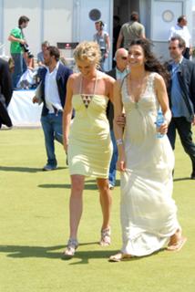 Famke Janssen feet photo thumbnail