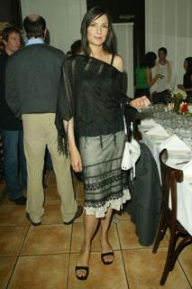 Famke Janssen feet photo thumbnail