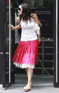 Famke Janssen feet photo thumbnail