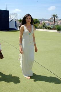 Famke Janssen feet photo thumbnail