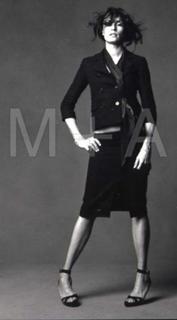 Famke Janssen feet photo thumbnail