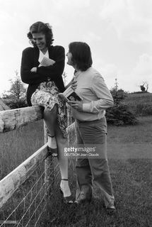 Fanny Ardant feet photo 11