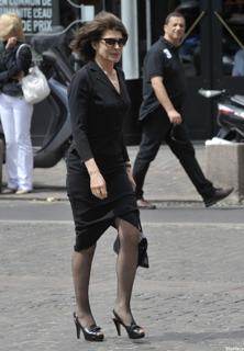 Fanny Ardant feet photo 9