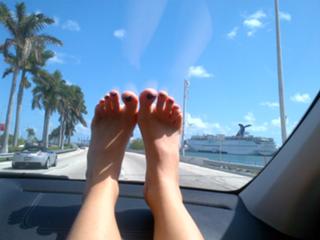 Fanny Lu feet photo 4