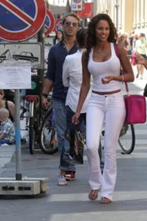 Fanny Neguesha feet photo 9