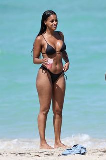 Fanny Neguesha feet photo 10