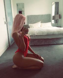 Fanny Neguesha feet photo 16