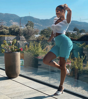 Fanny Neguesha feet photo 1