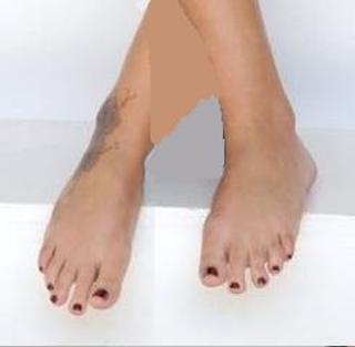 Farah Fath feet photo 15