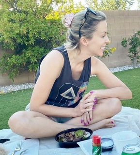 Farah Fath feet photo 16