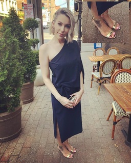 Farah Fath feet photo 8