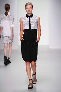 Farah Holt feet photo 5